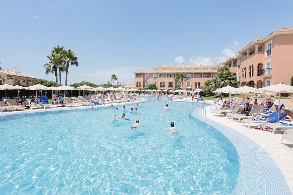 Apartahotel Grupotel Macarella &