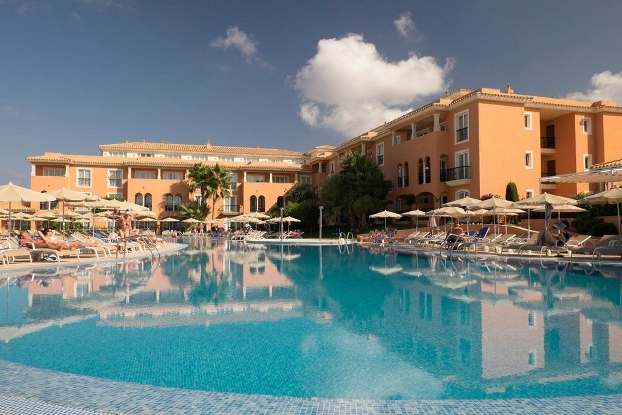 Grupotel Macarella & Apartahotel