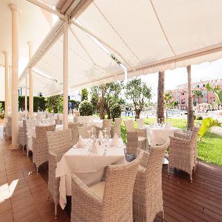 Apartahotel Grupotel Macarella &