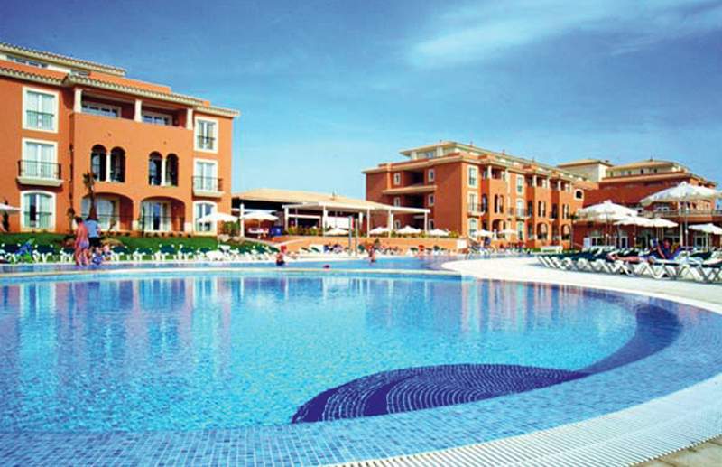 Grupotel Macarella & Apartahotel